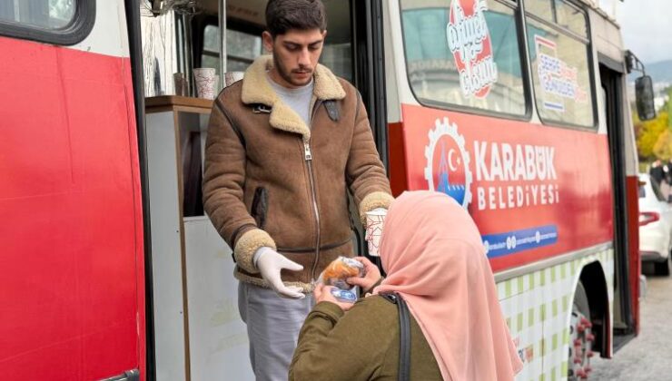 Soğuk Sabahlar Belediyenin Çorba İkramıyla Isınıyor