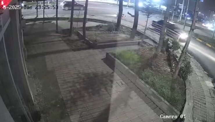 Otomobille Çarpışan Motosikletli Yaralandı