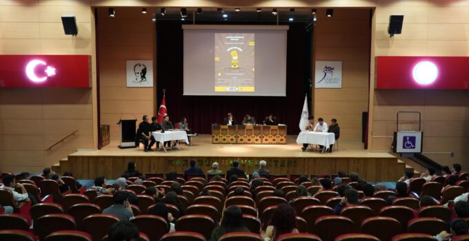 KBÜ’de sosyal bilimler öğrencileri Zihin Arenası’nda buluştu