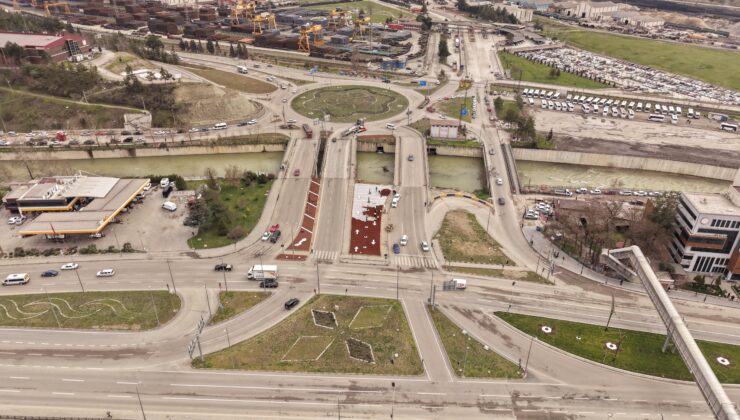 Karabük Belediyesi’nden kavşaklara estetik dokunuş