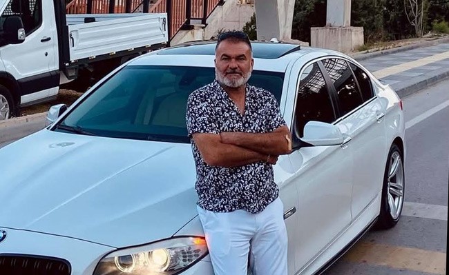 Tekel bayi işletmecisi evinde ölü bulundu