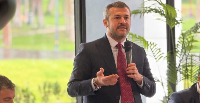Başkan Çetinkaya’dan ücretsiz ulaşım ve park vurgusu