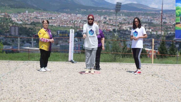 Özel çocuk anneleri bocce etkinliğinde buluştu