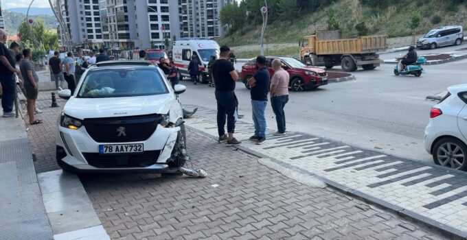 Ehliyetsiz sürücünün karıştığı kazada anne ile kızı yaralandı