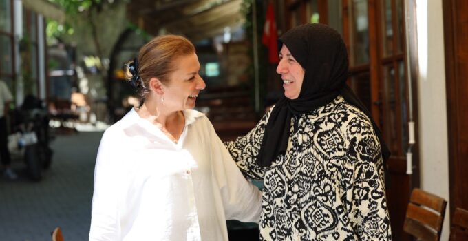 Başkan Köse, Tarihi Çarşı’da esnaf ve vatandaşlarla buluştu