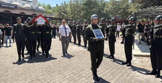 Kıbrıs gazisi askeri törenle uğurlandı